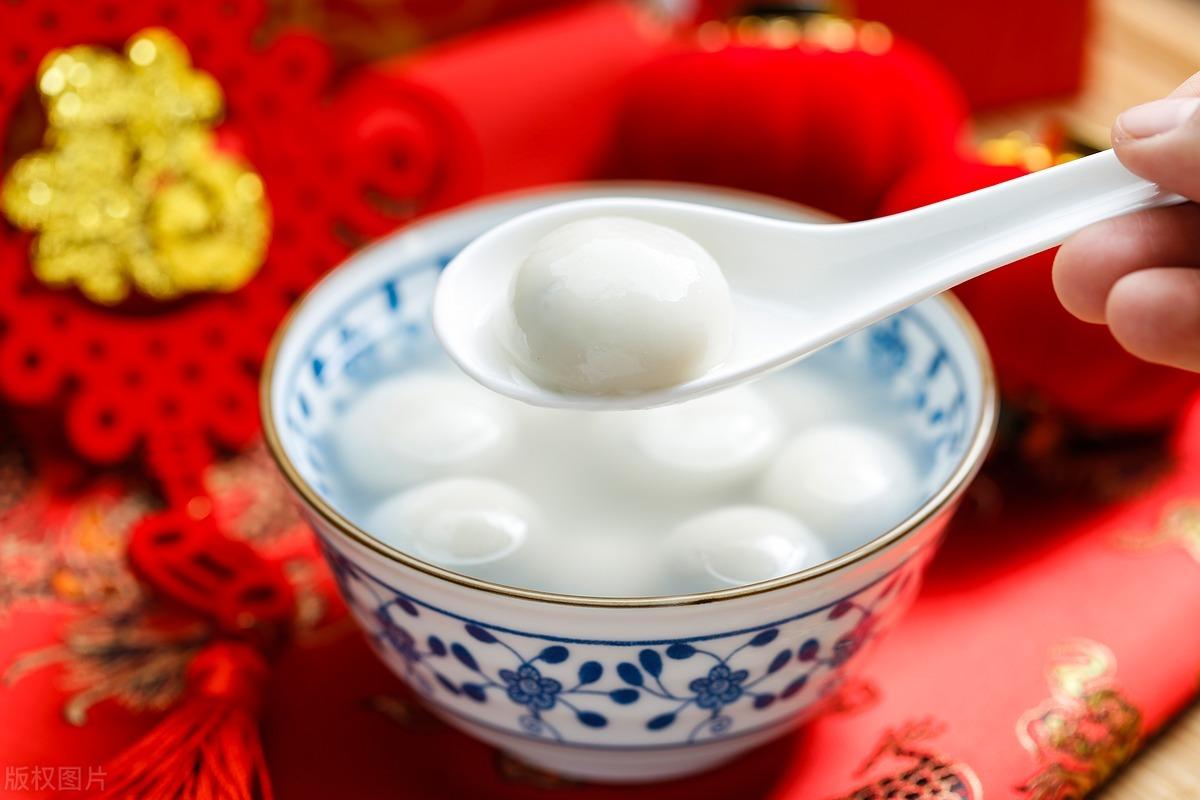 煮汤圆到底用冷水还是热水？记住这3点，汤圆不破皮，不露馅
